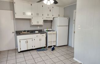 Studio, 1 bath, $750, Unit Unit 2