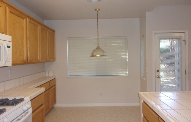 3 beds, 2 baths, $2,800, Unit Vacaville, CA 95688