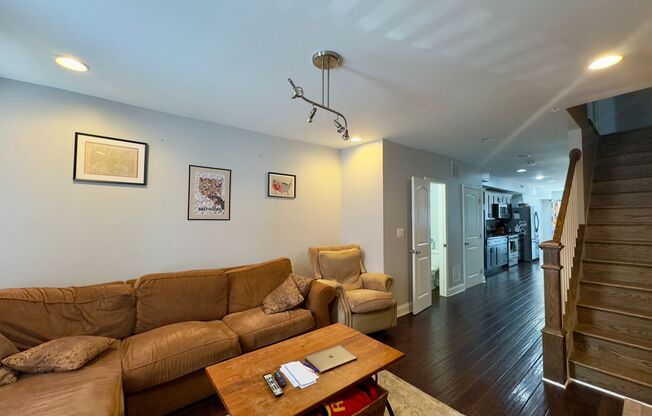 Charming 3Bed/3.5Bath Apartment in Riverside, MD!