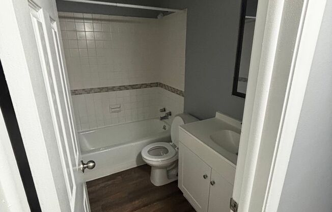 2 beds, 2 baths, 955 sqft, $1,400, Unit 6805-213 R