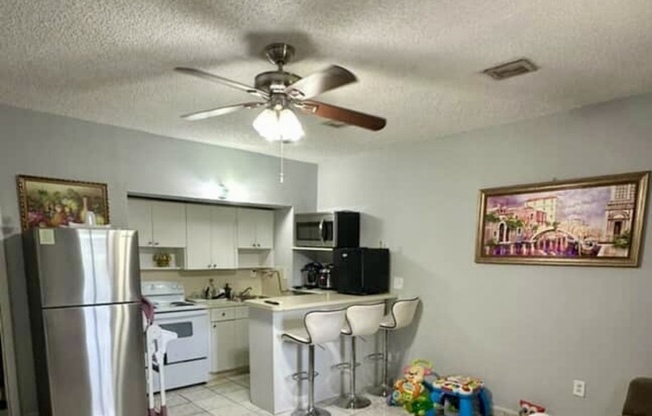 3091 NW 1 ST