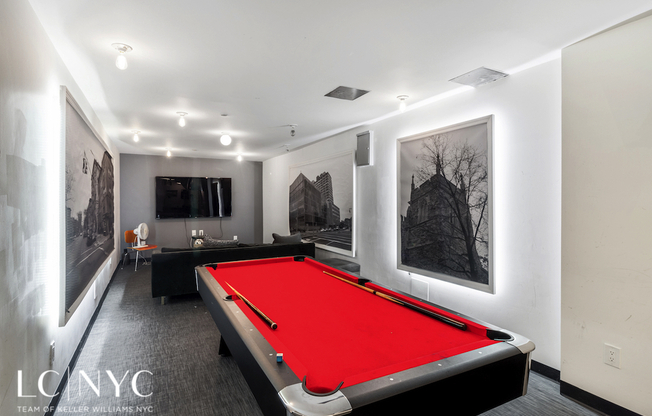 305 W 150 ST