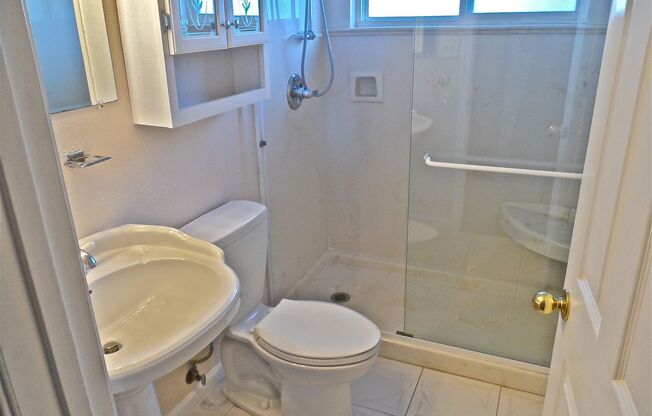Charming Castro Valley Home: Spacious Living, Prime Location
