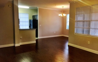 GOLF COURSE VIEW - FULLY UPGRADED WITH LAMINATE FLOORS & GRANITE COUNTERS