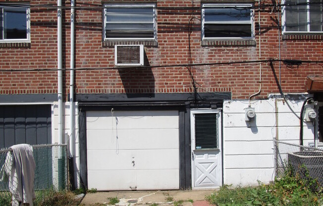 3 beds, 1 bath, $1,450