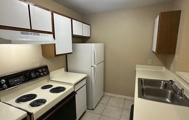 1 bed, 1 bath, 892 sqft, $725, Unit 1446-D