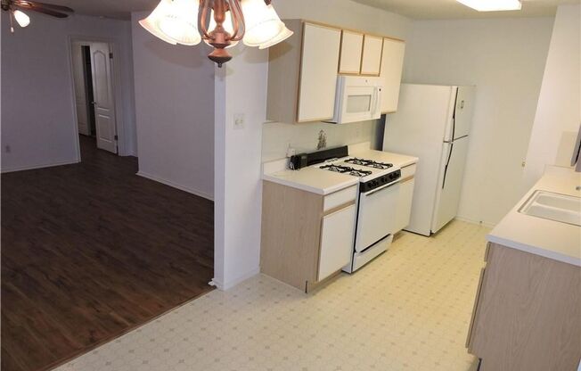 3 beds, 1 bath, $1,600