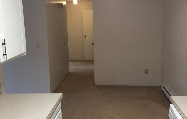 2 beds, 1 bath, $1,369