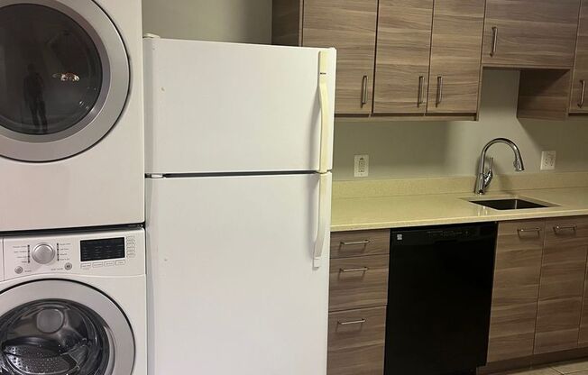 Spacious & Updated Accessory Apartment! 5 Min Walk to Takoma Metro, Restaurants & Starbucks! ALL UTILITIES INCLUDED!