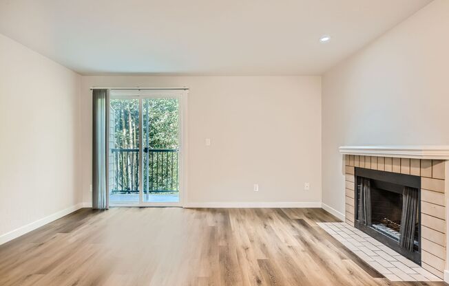2 beds, 1.5 baths, 900 sqft, $2,195, Unit Unit 06