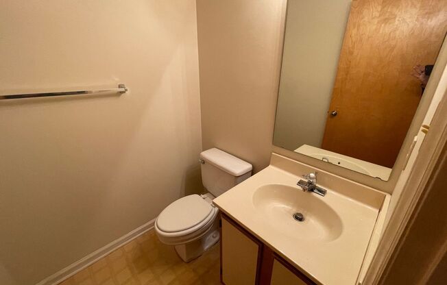 2 beds, 1.5 baths, $1,025, Unit #11