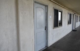 2 beds, 1 bath, $2,100, Unit UNIT 909