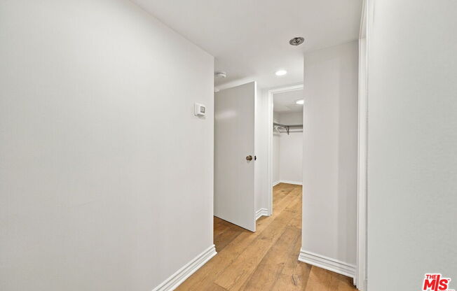 1 bed, 1.5 baths, 1,139 sqft, $3,600, Unit 407