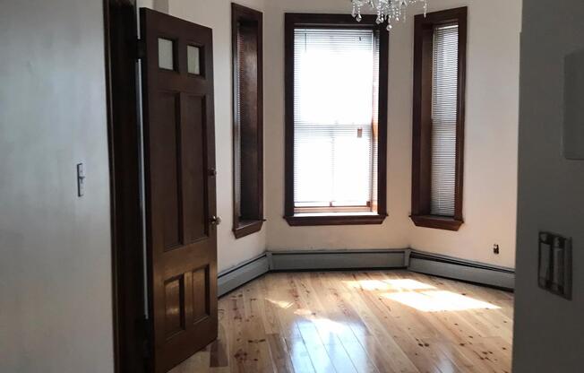 10 MILLMONT ST