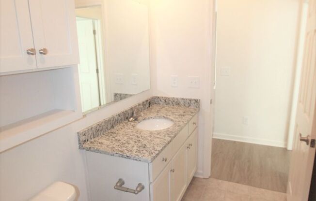 3 beds, 2 baths, $1,795, Unit Unit 304