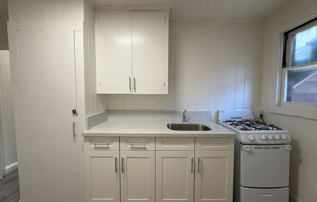 1703 S Beretania