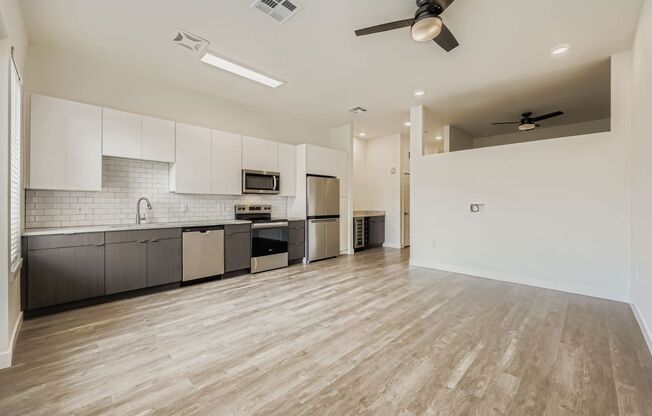 1 bed, 1 bath, 705 sqft, $1,755, Unit 217-332
