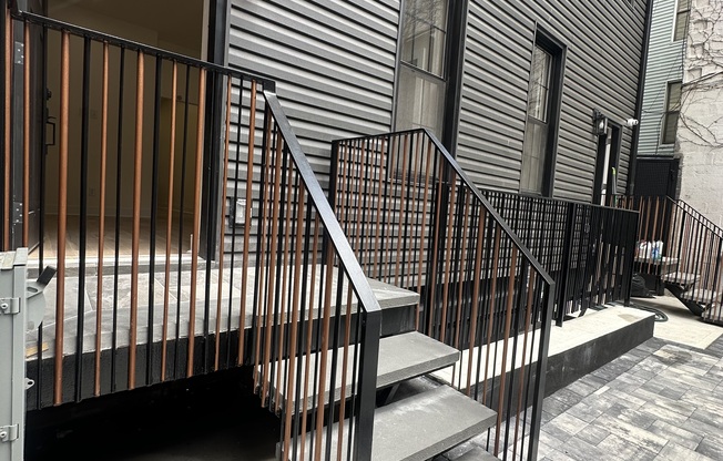 152 N 10 ST