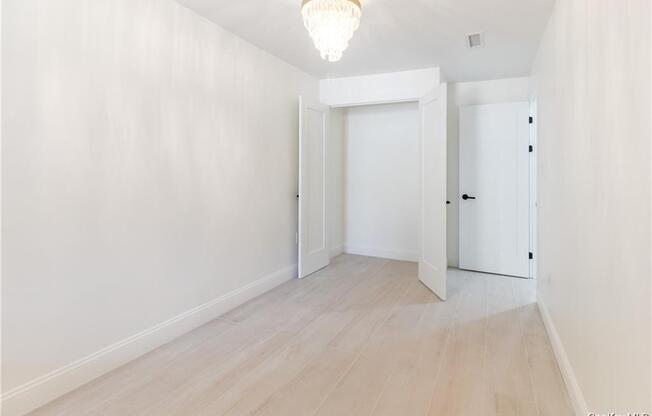 1231 PUTNAM AVE