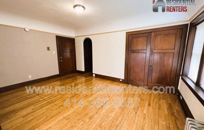 3047 S HOWELL AVE