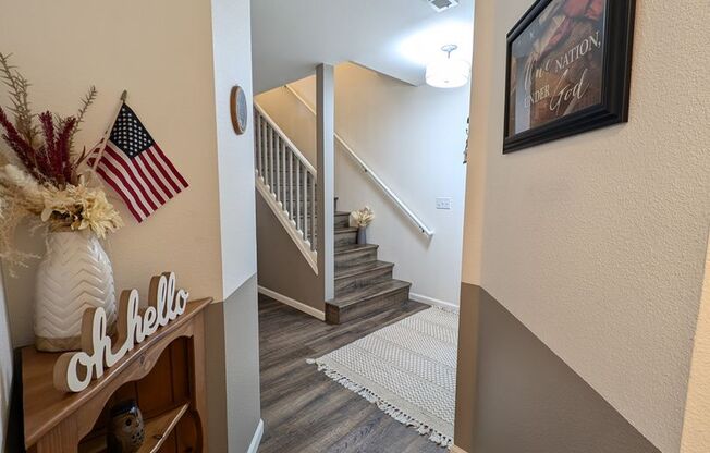 Mill Creek Townhome for Rent in June! Fully Updated, 3Bed/2.5 Bath, Fenced Patio, Parking & More!
