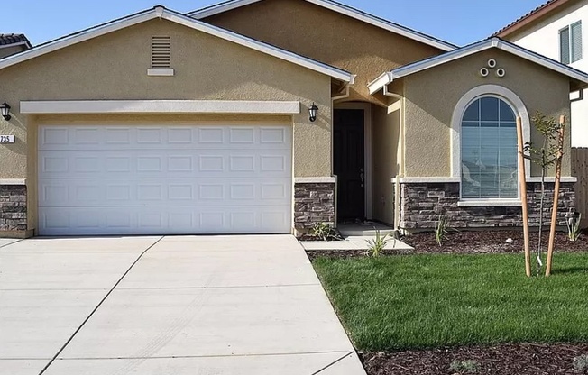 735 SUZANNE DR