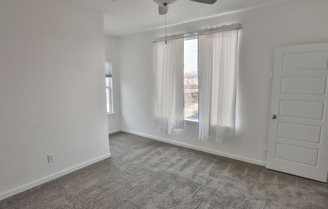3 beds, 2.5 baths, $1,850, Unit Dakota st #102