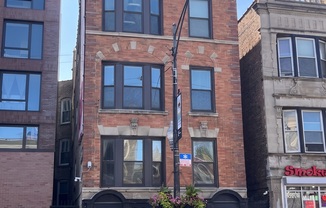3324 N CLARK ST