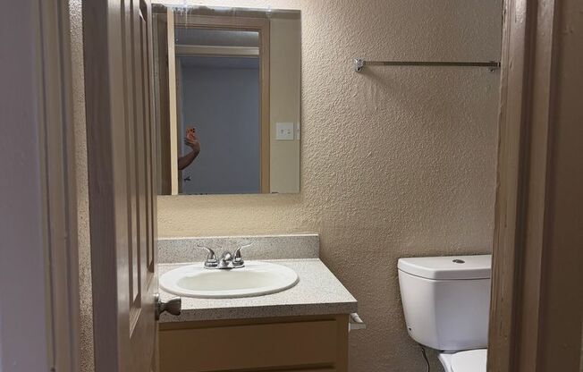 1 bed, 1 bath, 612 sqft, $880, Unit 920