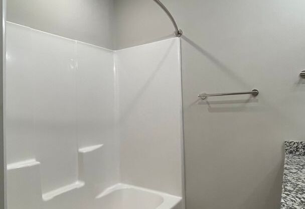 3 beds, 2 baths, 1,342 sqft, $2,058, Unit Bay 5 Unit 123