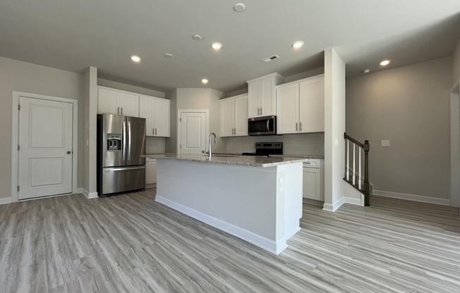 1716 BRAEMAR VLG DR