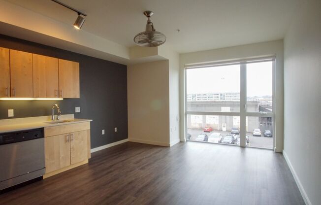 1 bed, 1 bath, $1,275, Unit 308