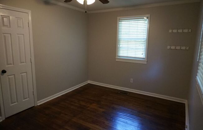 3 beds, 1 bath, $1,400