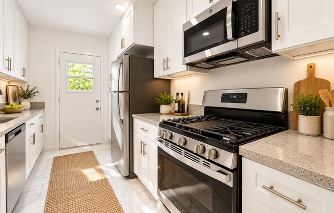 911 Havenhurst Drive (#840)
