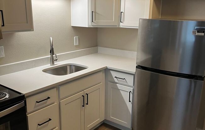 1 bed, 1 bath, 475 sqft, $1,395, Unit 14