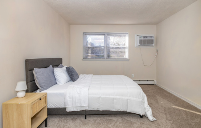 2 beds, 1 bath, 810 sqft, $2,500, Unit B-5