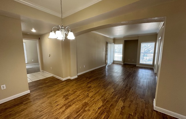 B4 | Living area | Wood style flooring