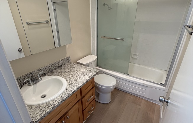 3990 Hamilton Ave. & 1610,1614 Cloverdale Lane