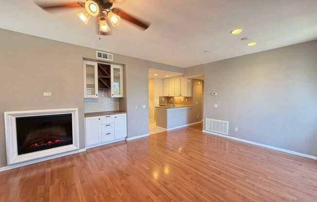Sleek 2-Bed with a Den/Office + Flex Corner Condo with Attached Tandem Garage