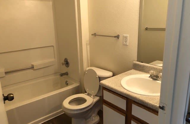 Quail Village Apartments Bathroom