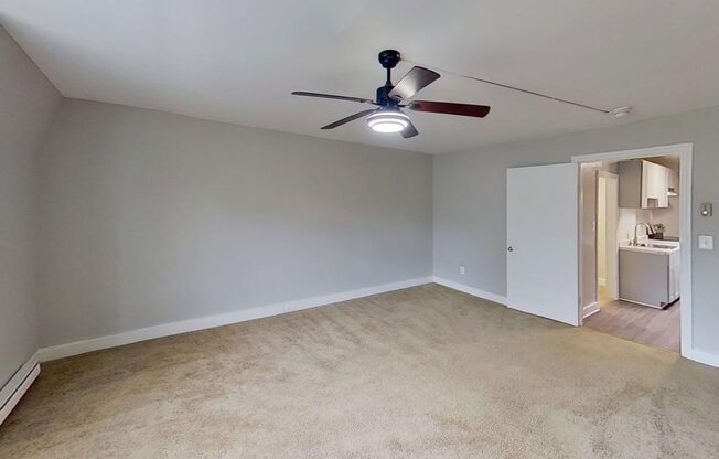 Studio, 1 bath, 450 sqft, $1,149, Unit 50-4