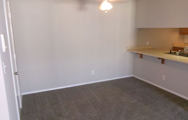 1 bed, 1 bath, 755 sqft, $1,014, Unit 5905G