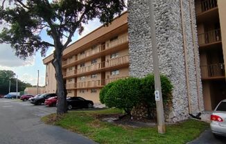 Resort-Style Living at Tampa Racquet Club!