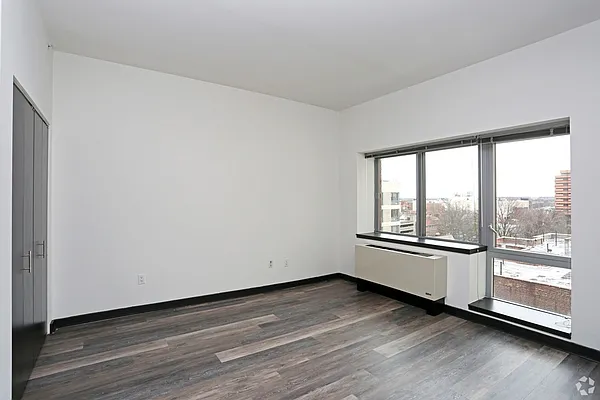 Studio, 1 bath, $2,688, Unit 1017