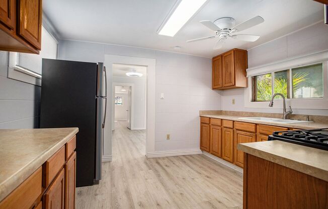 531 Taylor Ave - 1 bedroom | 1 bath | Back cottage