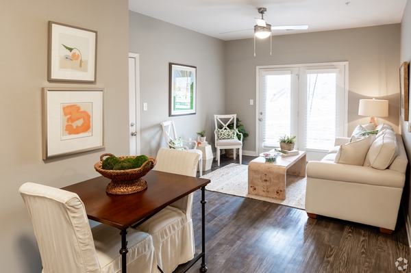 2BR, 2BA - 1,035 SF