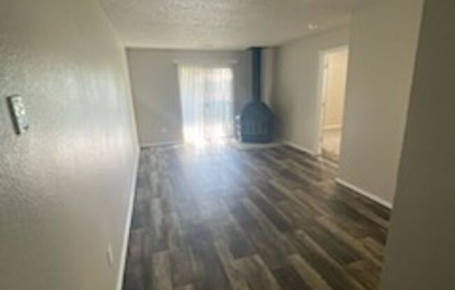 2 beds, 2 baths, 856 sqft, $920, Unit 2827-1805