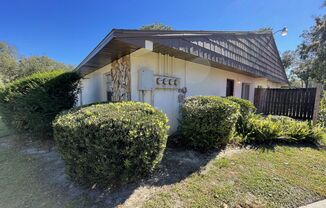 ***FIRST MONTH FREE*** 2 Bed/1 Bath - Great Location