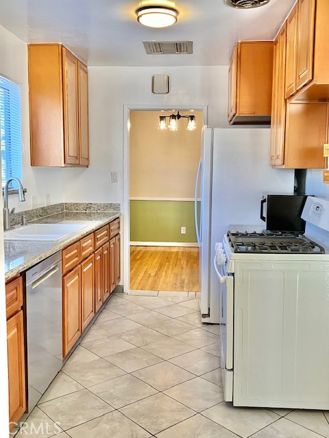 4 beds, 2 baths, 1,680 sqft, $6,200