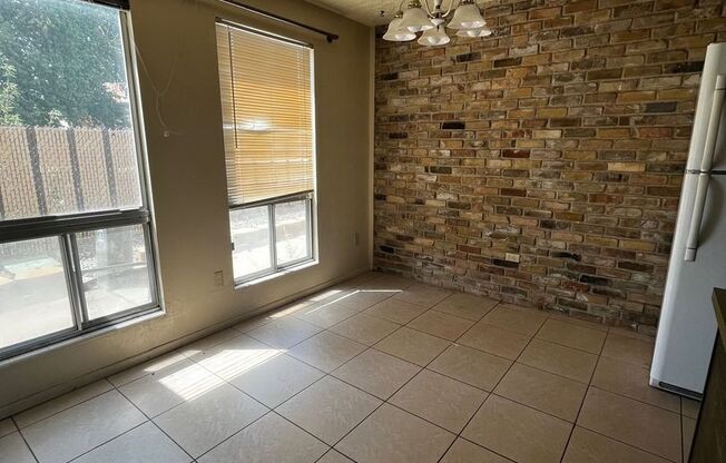 1 bed, 1 bath, 720 sqft, $995, Unit UNIT 07